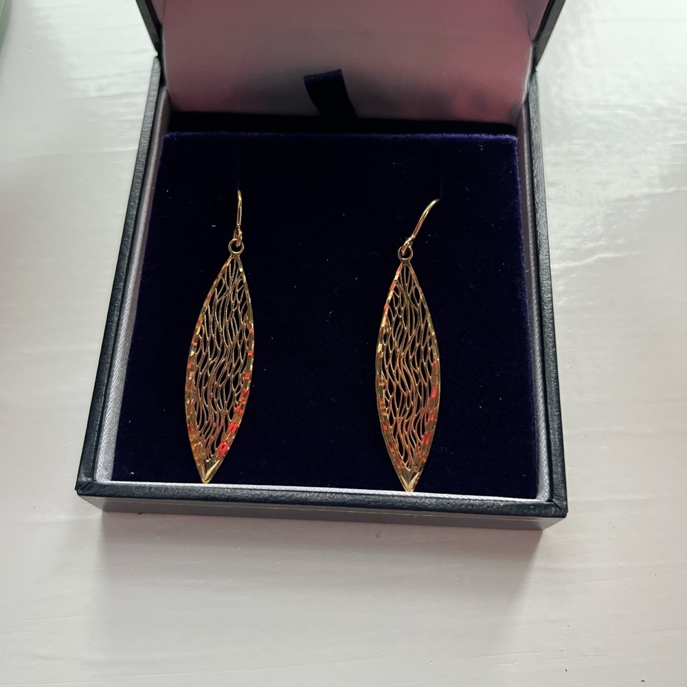 10k Gold drop earrings